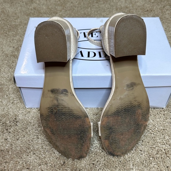 STEVE MADDEN NUDE CROCODILE SANDAL 👡 WORN ONCE ! LIKE NEW!! - Picture 4 of 6